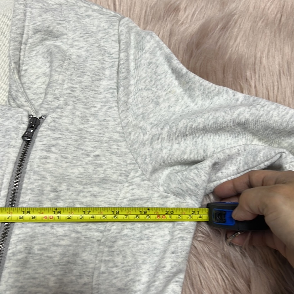 Under Armor Light Jacket - Picture 7 of 9